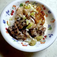 牛ミノ 3色丼|こっぷさん