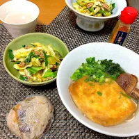 十割そば(きつね、わかめ、椎茸)♡キャベツとひき肉の炒め物♡ばら寿司おにぎり♡蕎麦湯|さくたえさん