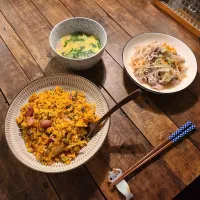 キムチチャーハンと野菜炒めとほうれん草と卵のスープ| KEITAさん