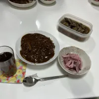 晩御飯☆ハヤシライス（昨日の）☆れんこんのゆかり酢和え（作り置き）☆鶏肝の甘辛煮（作り置き）|Saharaさん