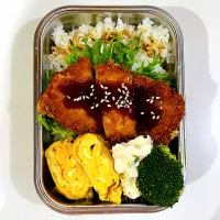 チキンカツ弁当🍙| アキさん