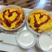 娘と二人で、オムライスランチ❣️お腹いっぱーい😂|rikako♪。.:＊さん