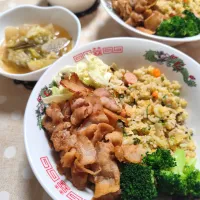 まなまな♡さんの料理 Yummy!コリアンホット de 肉乗せ炒飯🔥🔥🔥を参考に!夜ごはん|m.rafuさん