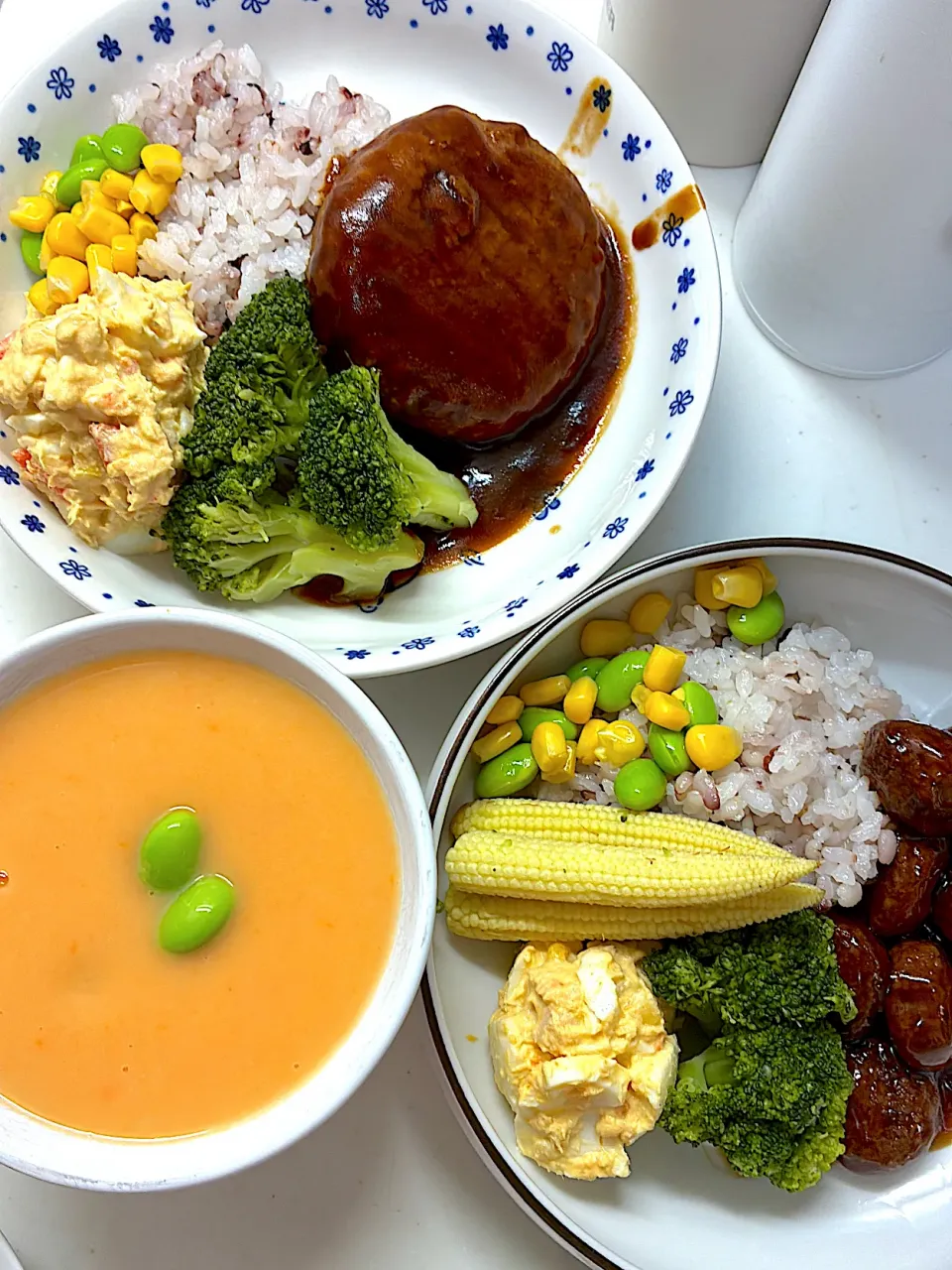 ハンバーグとじゃがいもとにんじんのポタージュ|さとう かおりさん