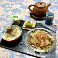 grandmaの晩ごはん☆ 今夜は
あん餅を食べたからアッサリと雑炊とテレビて見た白菜と豚肉でレンチン…
デザートは丹波の森と言う和菓子です|kaoriさん