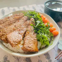 「焼き肉と明太子の丼」|バシュランさん