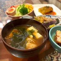 豆腐とわかめのお味噌汁|かっちゃん杉さん