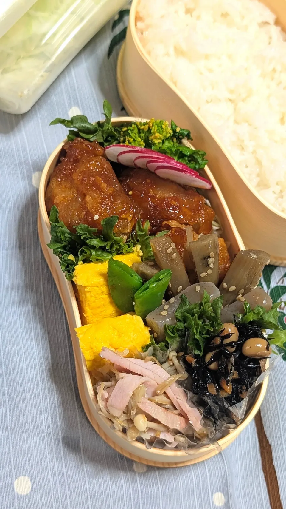 本日のお弁当〜ヤンニョムチキン弁当|f.1125beさん