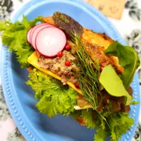 🔷国産小麦のバケットde土曜日のあるもんでサンド🥪🔷|@きなこさん
