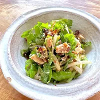 セロリの葉と蒸し鶏のサラダ|くまちゃんさん