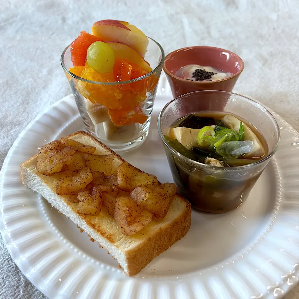 りんごのコンポートをバタートーストに|かっちゃん杉さん