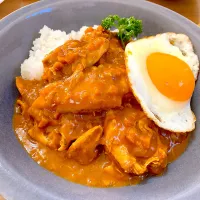 お昼はバターチキンカレー🍛|よっしーさん