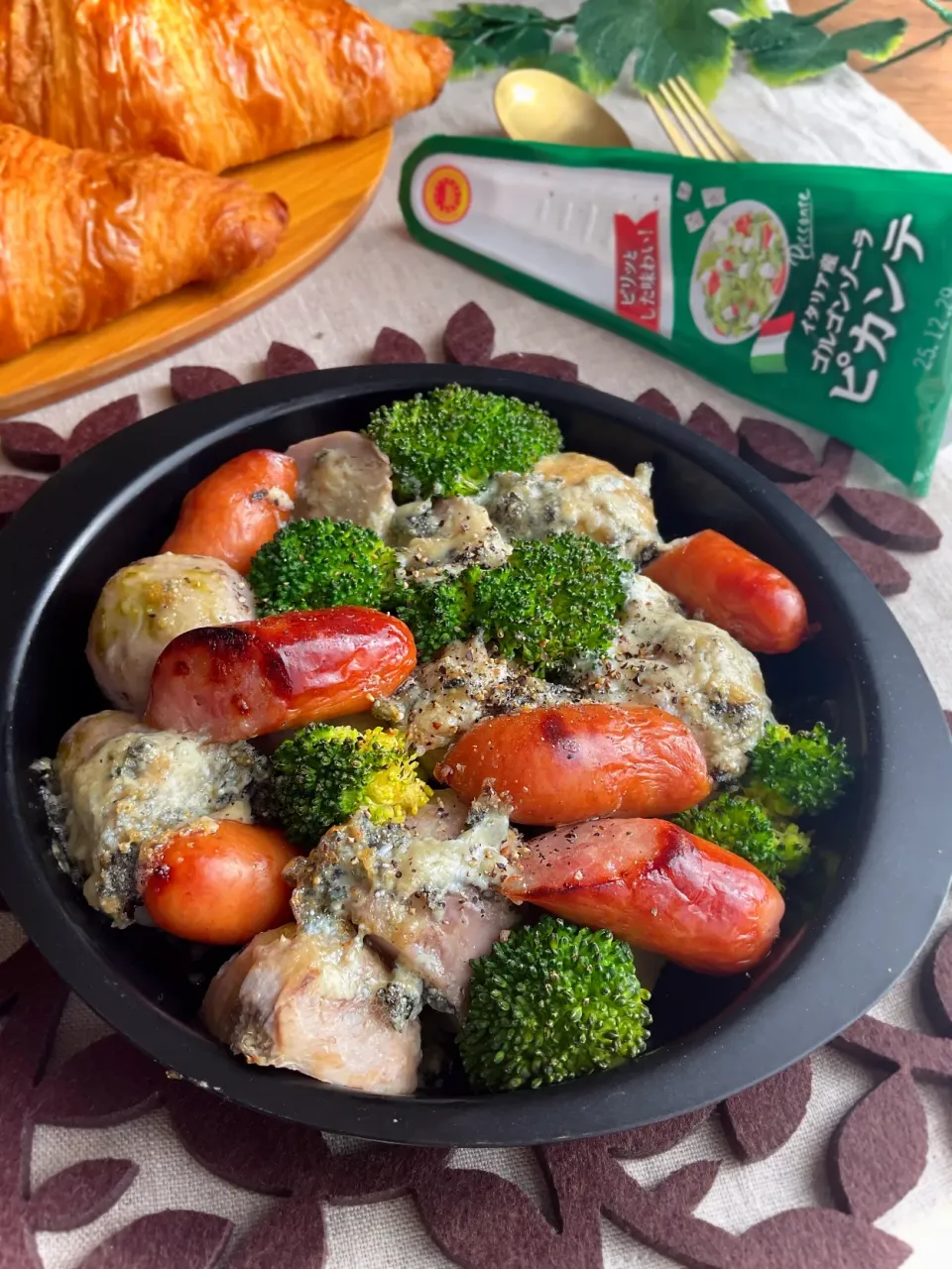 里芋＆ウィンナー＆ブロッコリーnoゴルゴンゾーラグリル|スイーツポテトさん