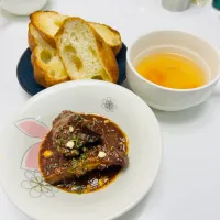 スペアリブの赤ワイン煮込み&コンソメスープ|たーたさん