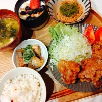 唐揚げ、さば味噌缶のおろし煮、めかぶ納豆、十六穀米、お味噌汁、ブルーベリーヨーグルト|samさん