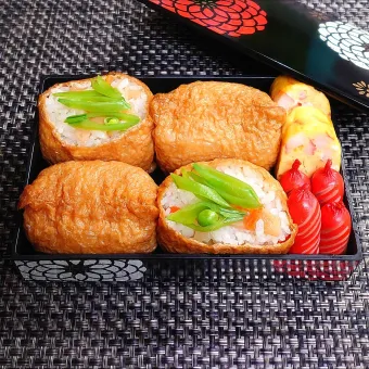 Snapdishの人気料理写真:共通テスト頑張れー！なんか縁起良さそうなお稲荷さん弁当