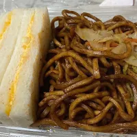 焼きそば＆サンドイッチ🥪|Kojiさん