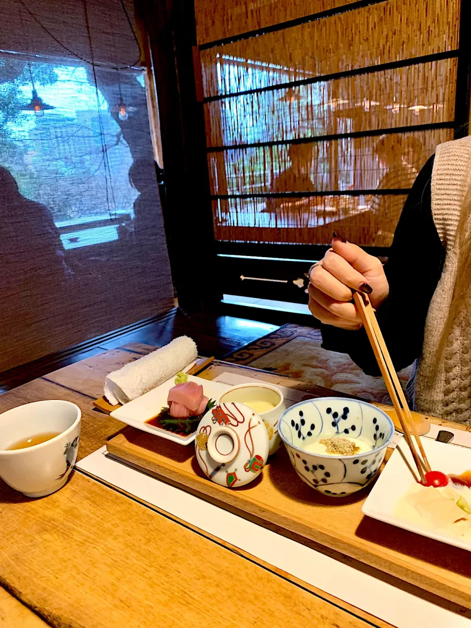 At a Japanese restaurant in Ueno, Tokyo|gonbenさん