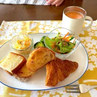 成城石井のクロワッサンでランチ🥐|kaoriさん