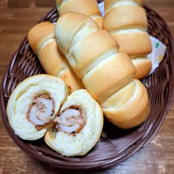 Snapdishの人気料理写真:︎🌟ちくわパン︎🌟