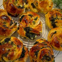 春菊と生ハムのパイ|みゆき𐤔(◍´͈ ᵕ `͈ ◍)𐤔さん