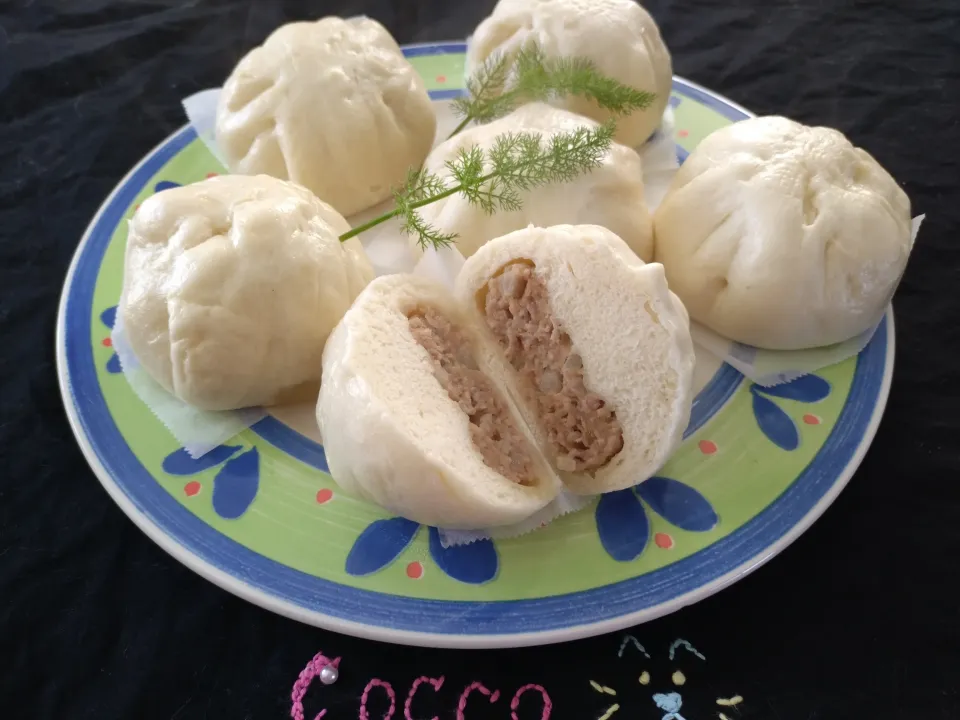 今季お初のホカホカ肉まんだよ✨|cocco+さん