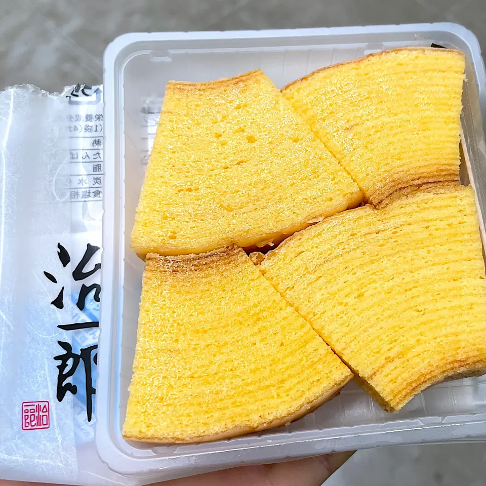 治一郎 バウムクーヘン4カット (￥360)|四天王さん