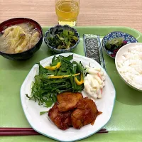 寮の朝ごはん😋鶏照|すかラインさん