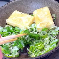 フライパンでザクザクネギ餅|misakoさん