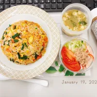 🅜🅔🅝🅤 鮭チャーハン🥬小松菜いり|Tsuu_chan‪ ·͜·♡‬さん