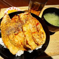 豚丼ランチ ¥879|Blue Moon Caféさん