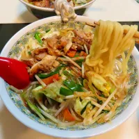 お家で作る白味噌と合わせた、あっつ熱の炙りチャーシュー味噌ラーメン