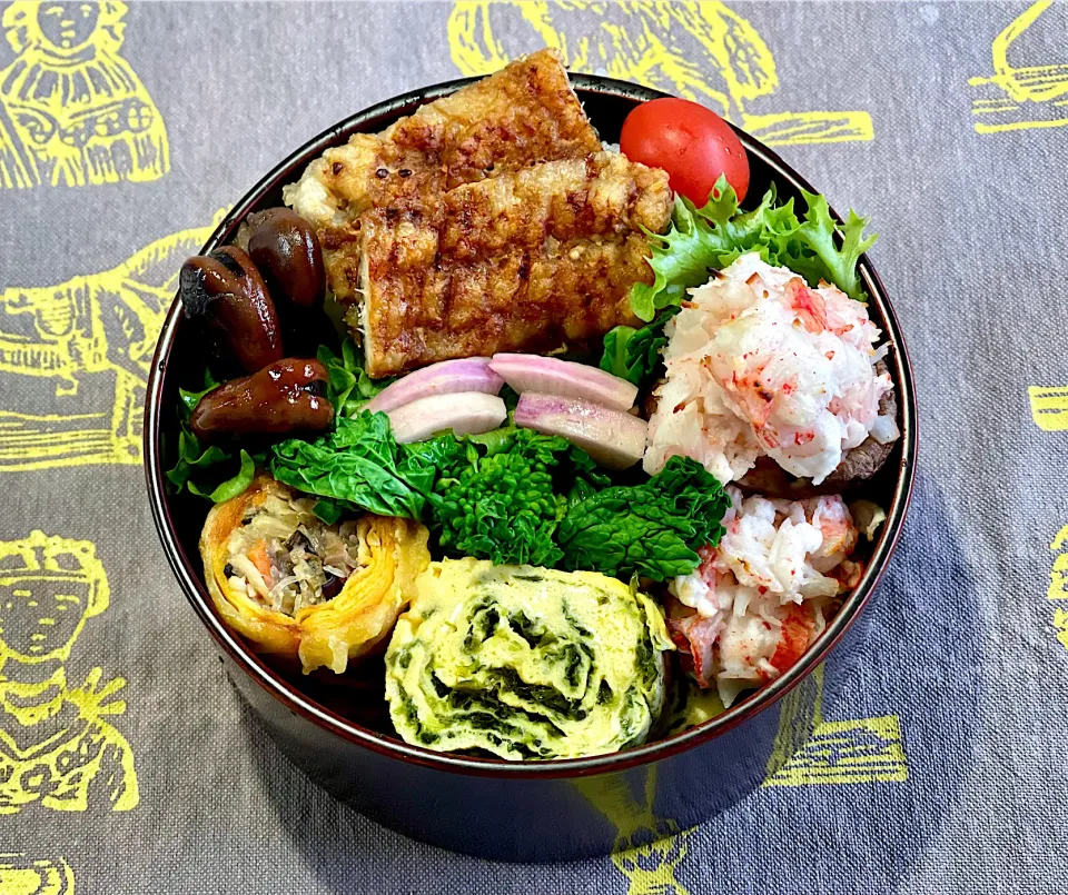 ハモ照り焼き、カニカマとはんぺん椎茸焼き、卵入り春巻き、アオサ入り出し巻き卵|めみさん