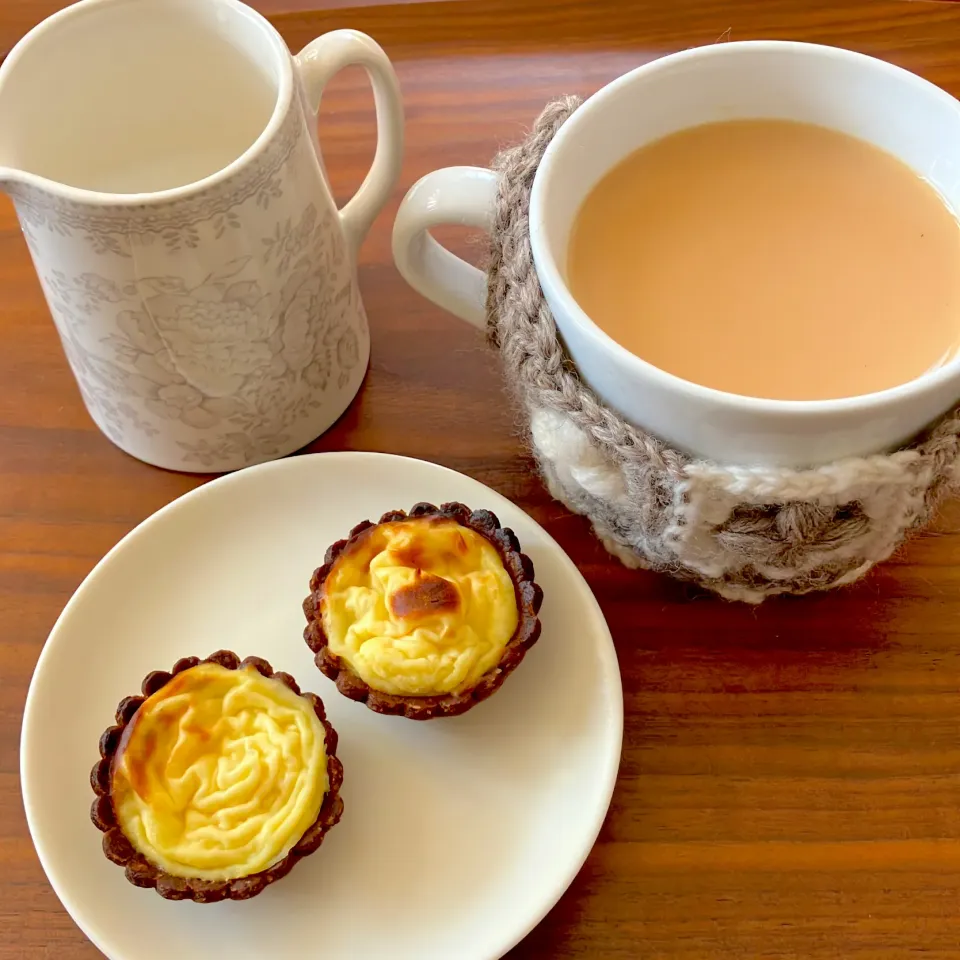 エッグタルトとディンブラのミルクティー【本日の紅茶】|紅茶とお菓子と時々ごはんさん
