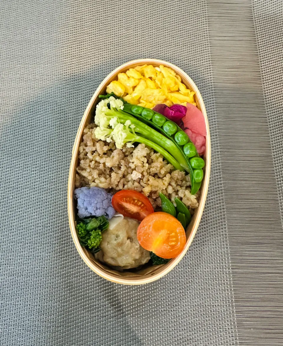 "鶏そぼろ"娘弁当|kazuさん