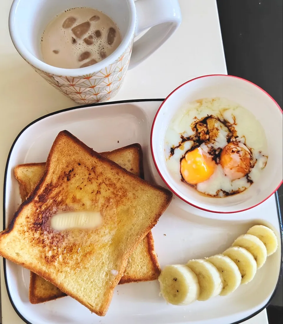 Good Morning 🩷 Eggs Crispy Butter Toasts Banana Iced latte 😋🤪😍💖|🍒lynnlicious🍒さん