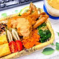 🍱🍤 エビフライ弁当 🍤🍱|TakeBooさん