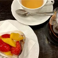cafe文房堂　いちごと冬マンゴーのタルト|よだみなさん