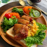 チキン&卵noオープンサンド