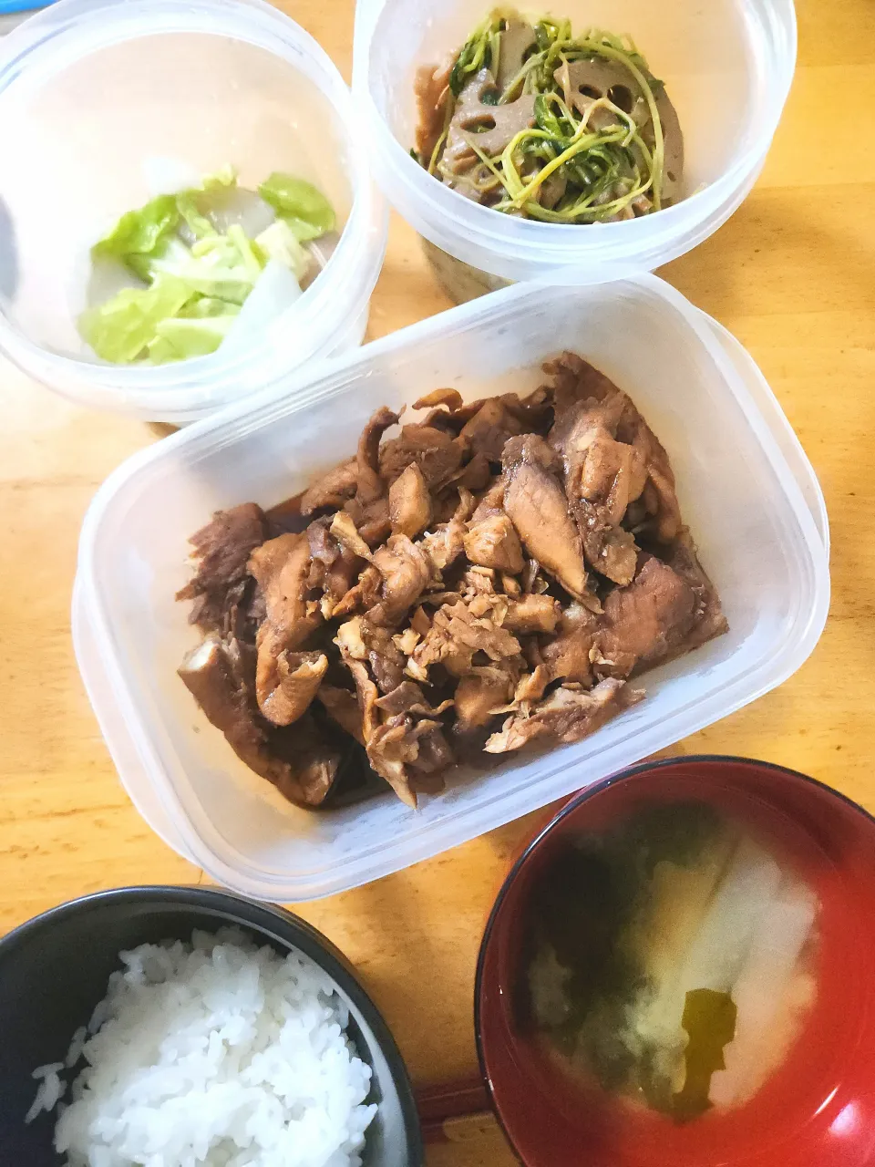 カジキのあら炊き、豆苗とれんこんのマヨ炒め、大根とキャベツの漬物、大根とわかめの味噌汁|さきさん