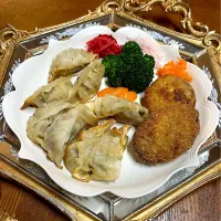 餃子🥟コロッケプレート|henryさん