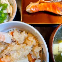 炊き込みご飯と焼き鮭定食|DKさん