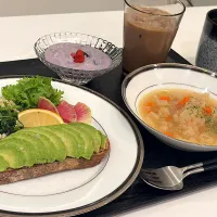 おはよう❤️今日もご機嫌よ！アボカドが美しかったから😆|Mayoさん