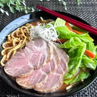 自家製チャーシューの豚骨醤油ラーメン