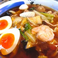 【毎週水曜日は中華鍋調理麺の日】 
中華そば 半ざわ 
広東麺(1,100円) 
＋煮玉子 (がんこ/覆麺智/花木共通のメンバーカード提示で無料) 
―麺少なめ
＠西巣鴨2分
(JR板橋駅から徒歩15分)
26019
〈醤9塩4噌󠄀2タ1出1F0冷0チ1混1つ0〉