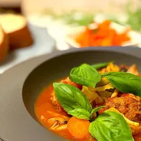 トマト煮込みハンバーグ🍅|lalapoさん