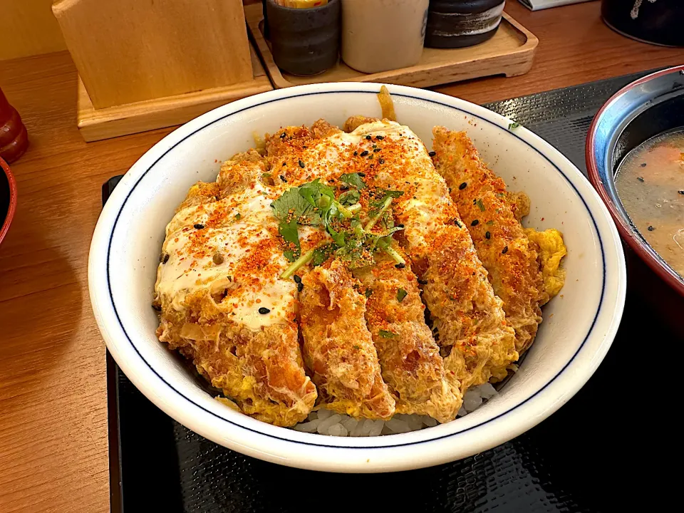 カツ丼竹、豚汁大♨️|buhizouさん