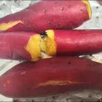 炊飯器で焼き芋(煮た芋みたいになったけど)|m.rafuさん