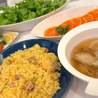 さぁ召し上がれ❤️今日の主役はこのレタス😆かれこれ10年以上お世話になってます❤️|Mayoさん