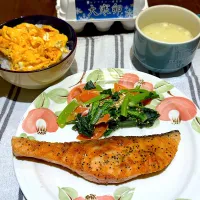 大寒卵🥚とサーモン|kaoriさん